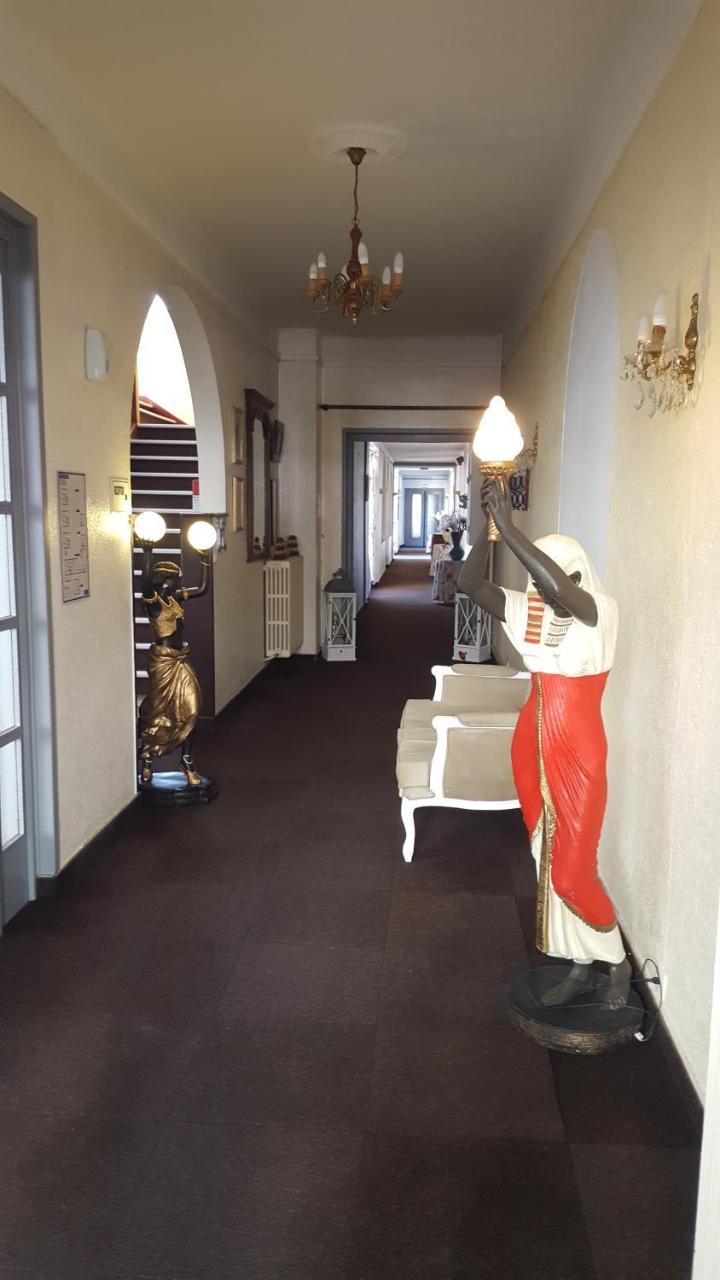 Hotel De La Cloche Sp Reims Exterior foto